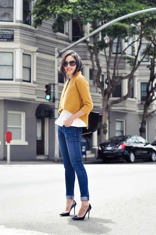 street-style-cropped-jacket-jeans-heels